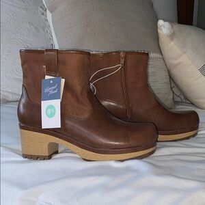 Universal Thread Brown Ankle Boots